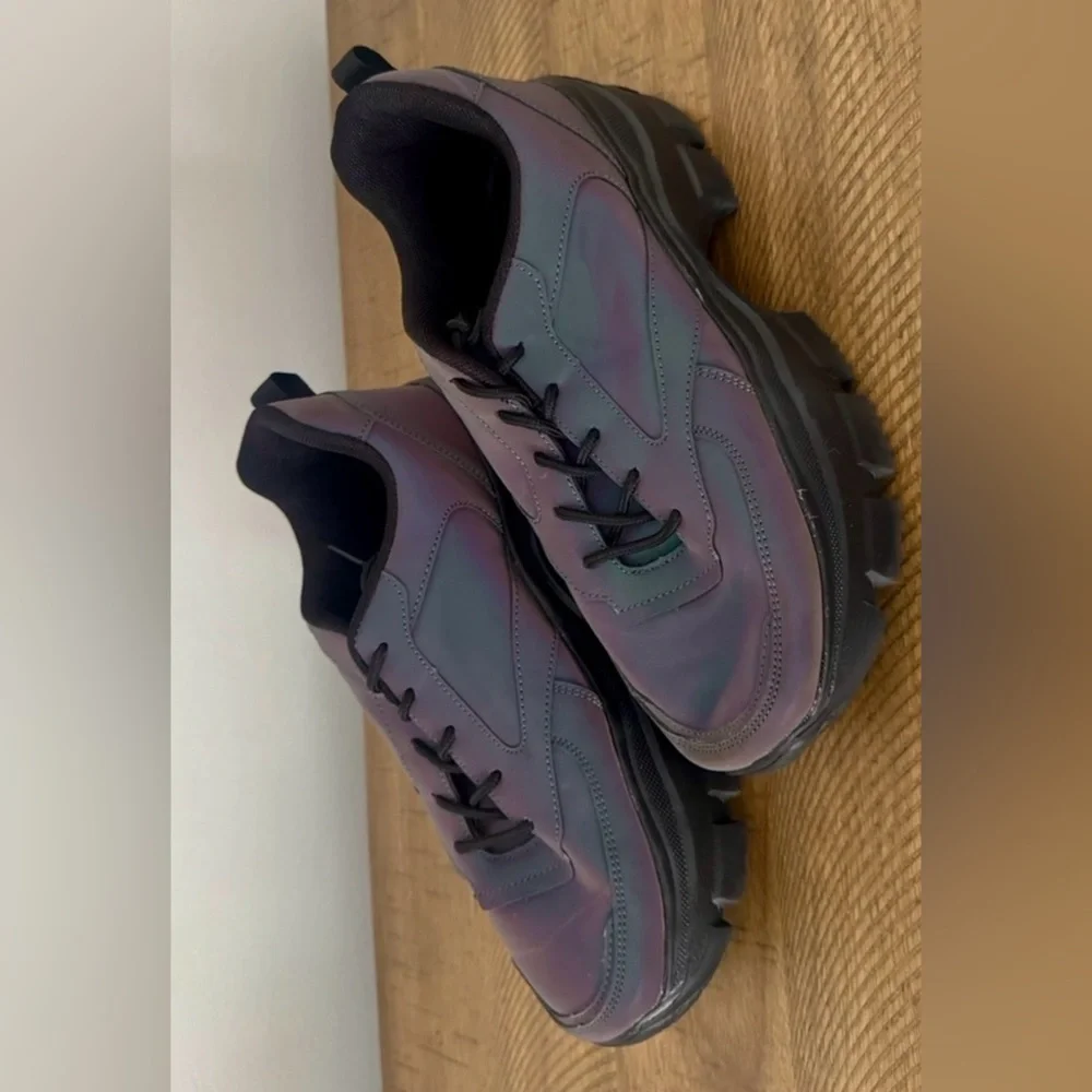 🌈 Holographic Women's Sneakers - size 9 - Picture 12 of 17